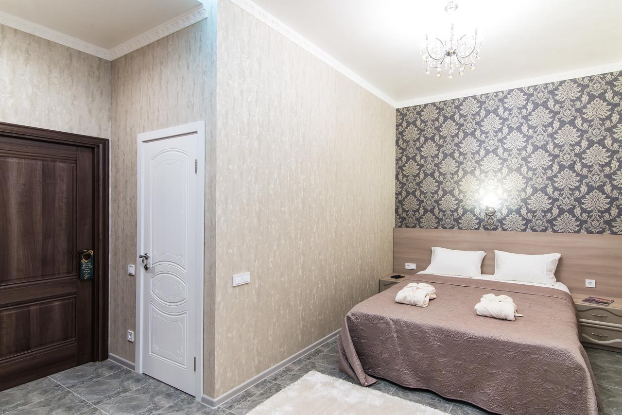 L.O.Y Family Hotel Dnipro Exterior foto